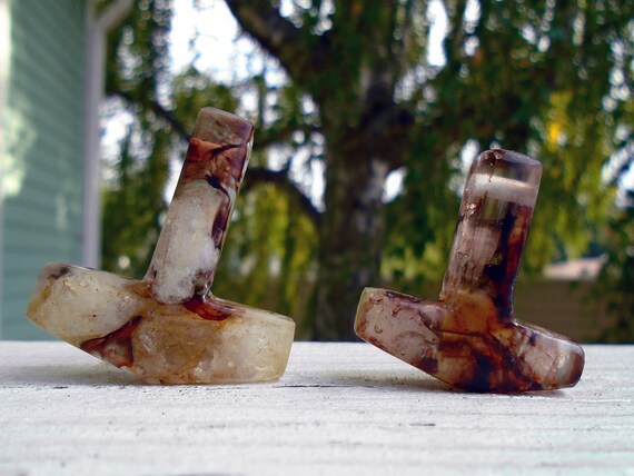 warthog_TG's tweet photo. Thor Hammer His and Hers Necklace - Resin Mjolnir https://t.co/SYKUbaON4s #mjolnir #thor #heathen #viking #norsescandinavian #scandinavian @etsymktgtool https://t.co/f9Jk1k60va