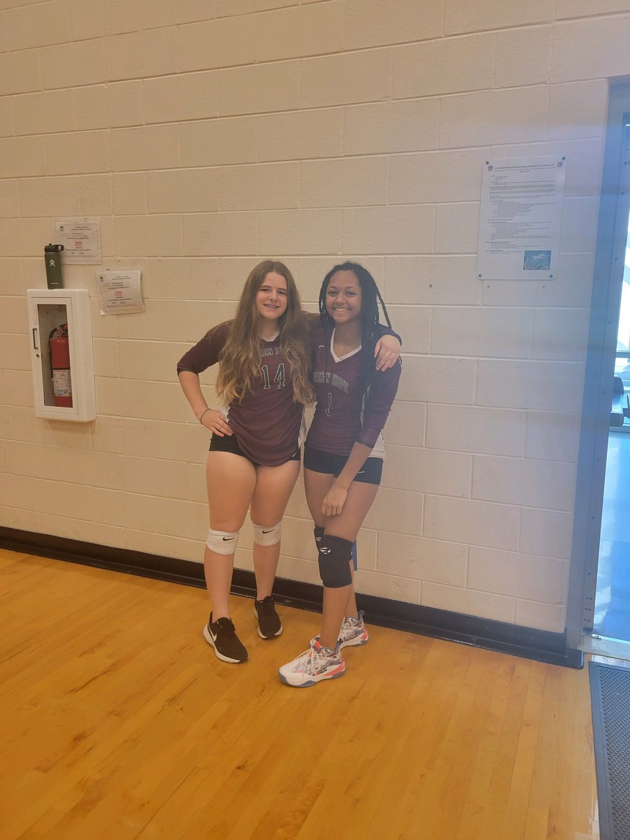 Our Dean of Students and volleyball athletes are ready for game night. @WECInfoBioTech <a href="/WECIBDean/">FMoore</a> #greatness #letsgoMavericks