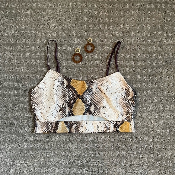 Twenty9LuxeShop's tweet photo. So good I had to share! Check out all the items I'm loving on @Poshmarkapp #poshmark #fashion #style #shopmycloset #windsor #anewday #lamourdespieds: https://t.co/f7Xfk8Kezo https://t.co/iYiO8DDAme