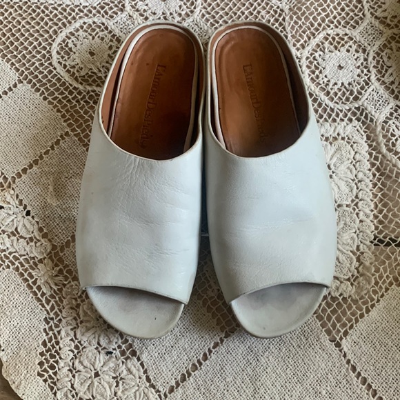 Twenty9LuxeShop's tweet photo. So good I had to share! Check out all the items I'm loving on @Poshmarkapp #poshmark #fashion #style #shopmycloset #windsor #anewday #lamourdespieds: https://t.co/f7Xfk8Kezo https://t.co/iYiO8DDAme
