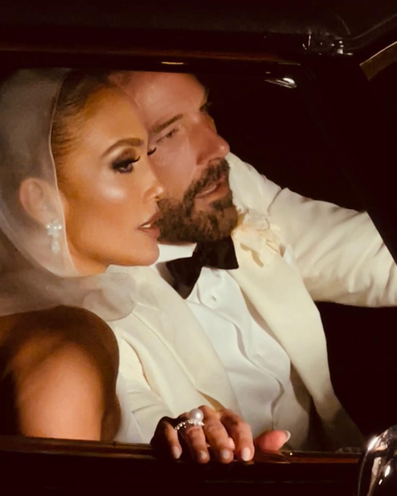 Jennifer Lopez and Ben Affleck, That’s the tweet