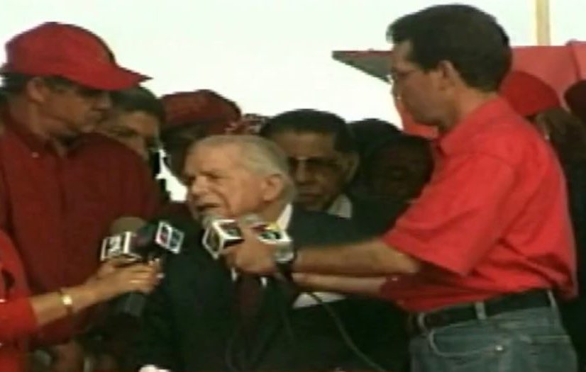 itobisono's tweet photo. Un día como hoy nace el Dr. Joaquín Balaguer. Figura emblemática que lideró los más importantes momentos de transición dominicana en el siglo XX. Su impronta de protección al medio ambiente🌳, dignidad nacionalista🇩🇴, infraestructura transformadora y reforma económica trasciende. https://t.co/gWYqPSVTwg