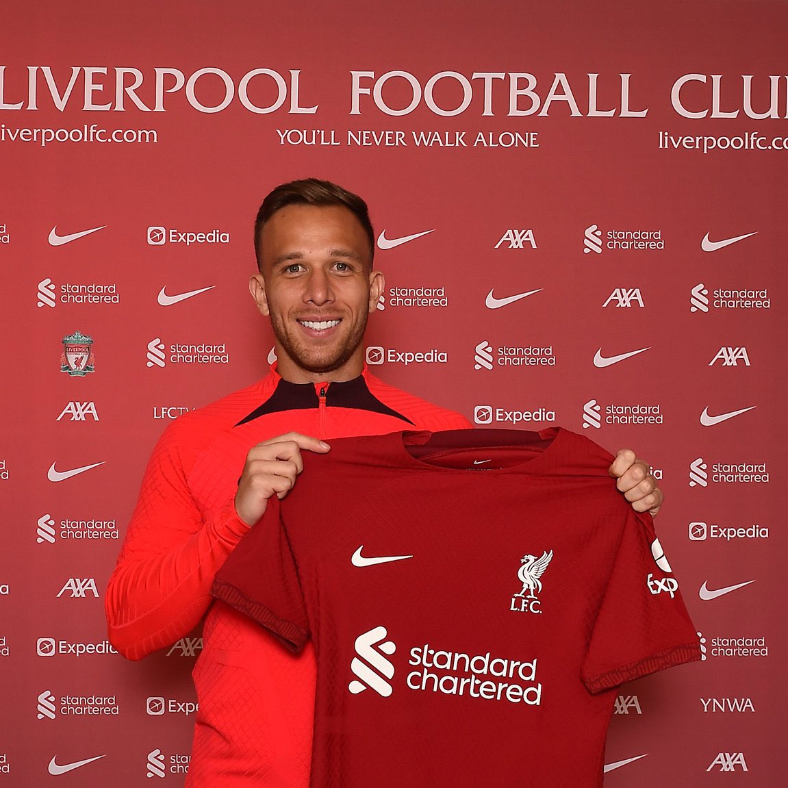 LFCUSA's tweet photo. A new midfielder has entered the chat 💬 

📸 Arthur 📸 https://t.co/yz7ARR4dBj
