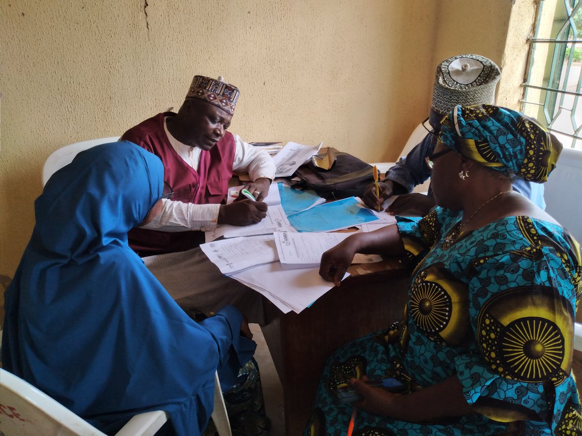 sfhanrin's tweet photo. Throwback to our last Grievance Redress Committee(GRC) meeting held in Kubau LGA.
The meeting had in attendance the ANRiN team and members of the GRC.
#Throwback #throwbackthrusday https://t.co/2eVuv0CeXt