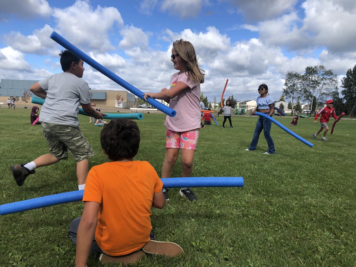 GermainGerarda's tweet photo. St. Gabriel PE students @FMCSD are all smiles from a day of Pool Noodle Tag. Thanks for the idea @Rusty1122 #STUDENTLEDCLASSROOM #TakeMeOutside @APPLESchools โฆ@EverActiveABโฉ #GuardiansOfFaith #MessengersOfGod https://t.co/YKbvSWVdGH
