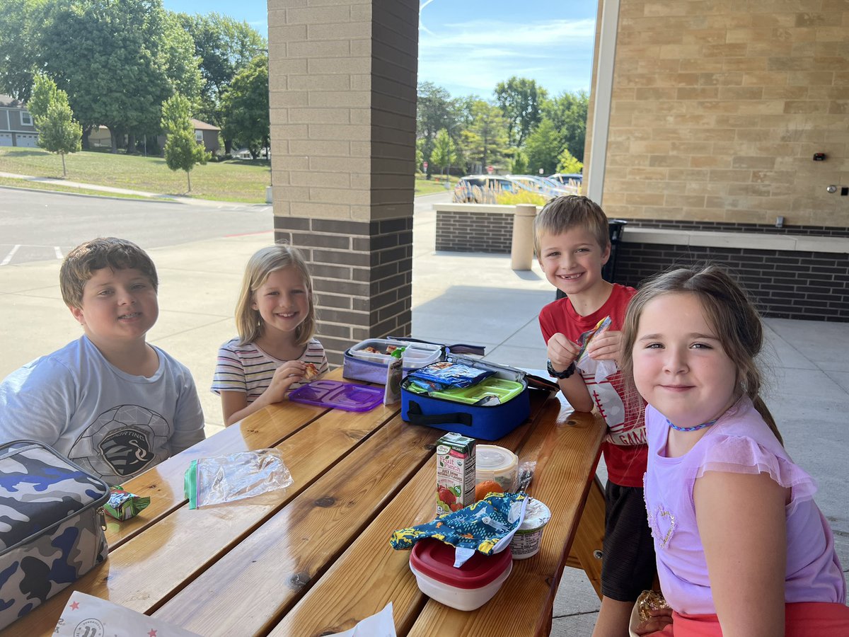 Mrs. Hale tweet media