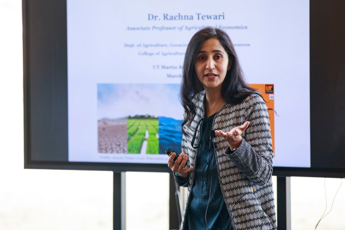 UTMartinROED's tweet photo. Congratulations to Dr. Rachna Tewari for a $299,932 USDA award “Empowering small farmers and agriculture students: Farmers’ School for Agricultural Sustainability and Experiential Learning Programs” to strengthen sustainable food production &amp; enhance agricultural productivity! https://t.co/xpYtw72uXv