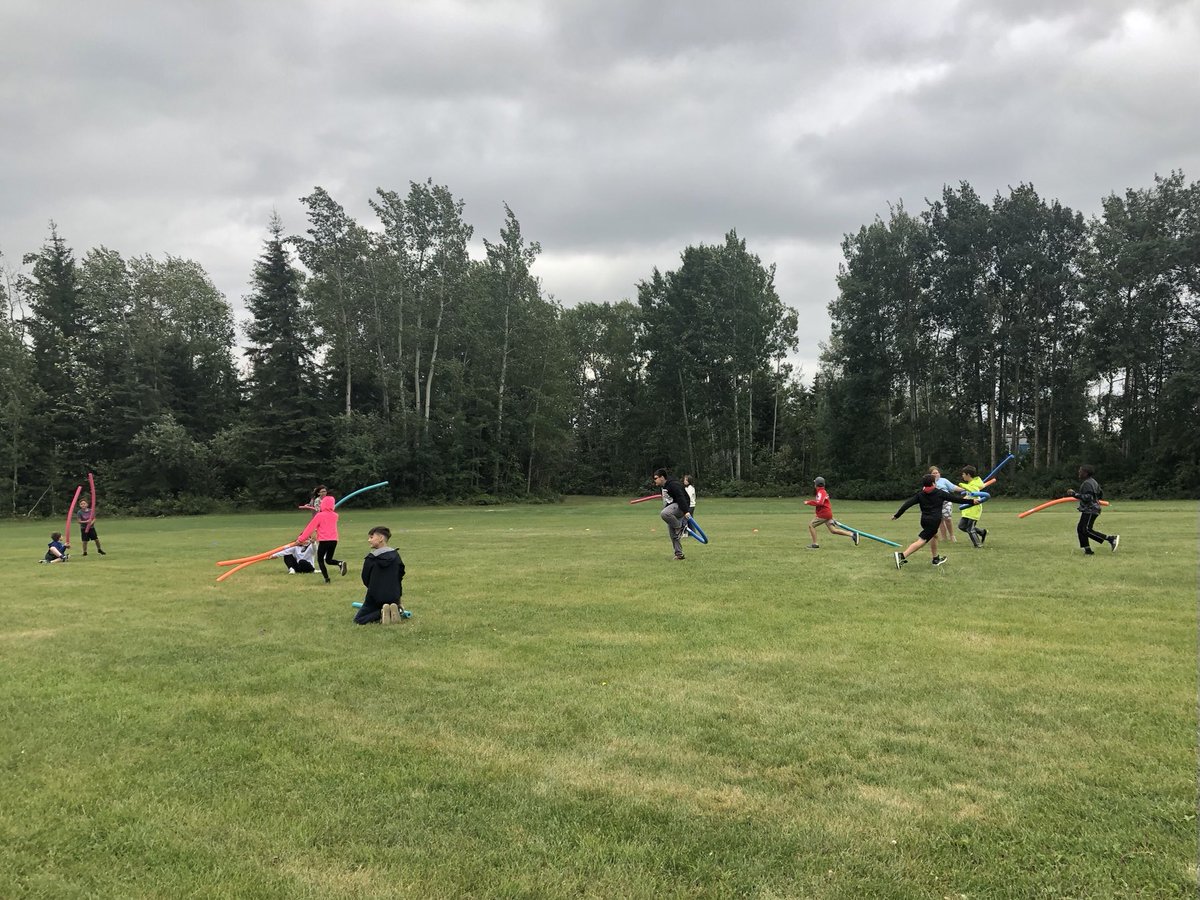 GermainGerarda's tweet photo. St. Gabriel PE students @FMCSD are all smiles from a day of Pool Noodle Tag. Thanks for the idea @Rusty1122 #STUDENTLEDCLASSROOM #TakeMeOutside @APPLESchools โฆ@EverActiveABโฉ #GuardiansOfFaith #MessengersOfGod https://t.co/YKbvSWVdGH