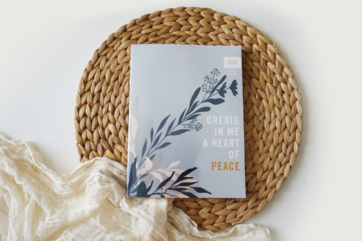 RevellBooks's tweet photo. "Together we will learn that God is our unwavering, never-ending source of peace and that His peace is also an invitation to partner with Him." The newest Bible study from @incourage is officially available now!
https://t.co/GVjXQuteA3 https://t.co/vFKAvrwPcb