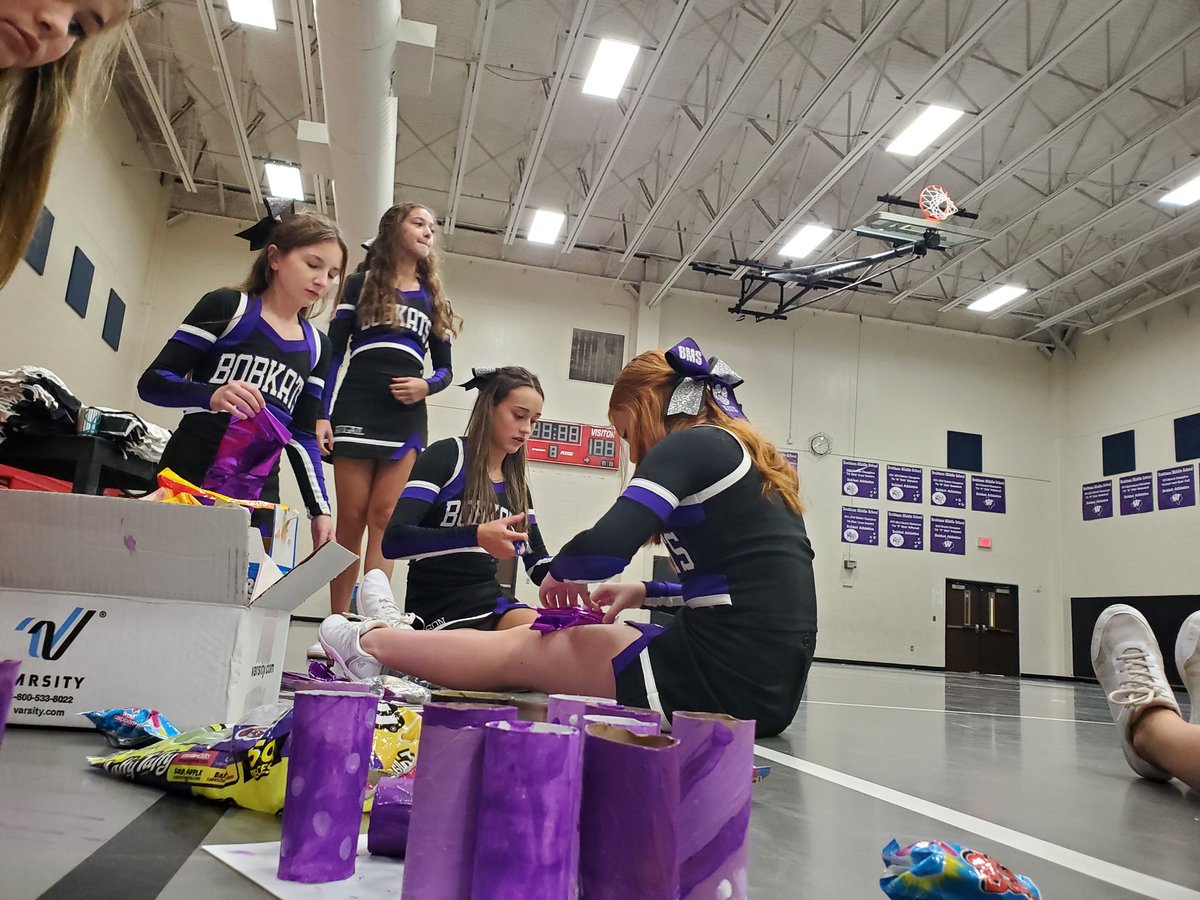 Coach_V_Emmons's tweet photo. Photo shoot and Treats to throw out at our first game! 
#CheerCoachEm
#BMSCheerKats
#GameOn #Bobkats2K3
#WillisISDBrabham https://t.co/BmnBirpfIA