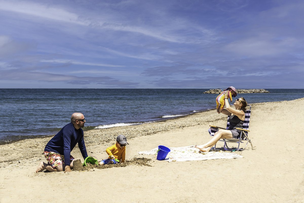 matpra's tweet photo. Make your Lake Escape to @VisitErie! Erie is PA’s only Great Lakes port and features a variety of fun, family-friendly things to do in an easy, stress-free, relaxing environment. Enjoy a great meal, shop, and give the kids (and parents) down time. #MATPRA https://t.co/k6gk1XPSso