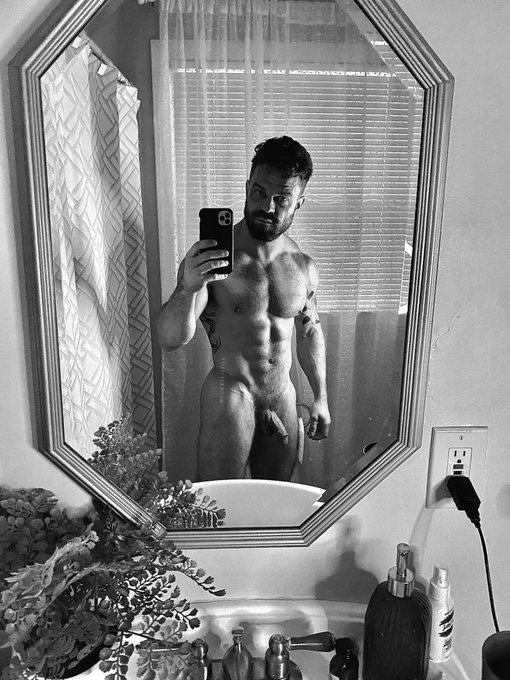 Everything the light touches is yours ???

?https://t.co/J9MyKQVQGt?

@scallysex @thexxlmen @HotMaleStuds