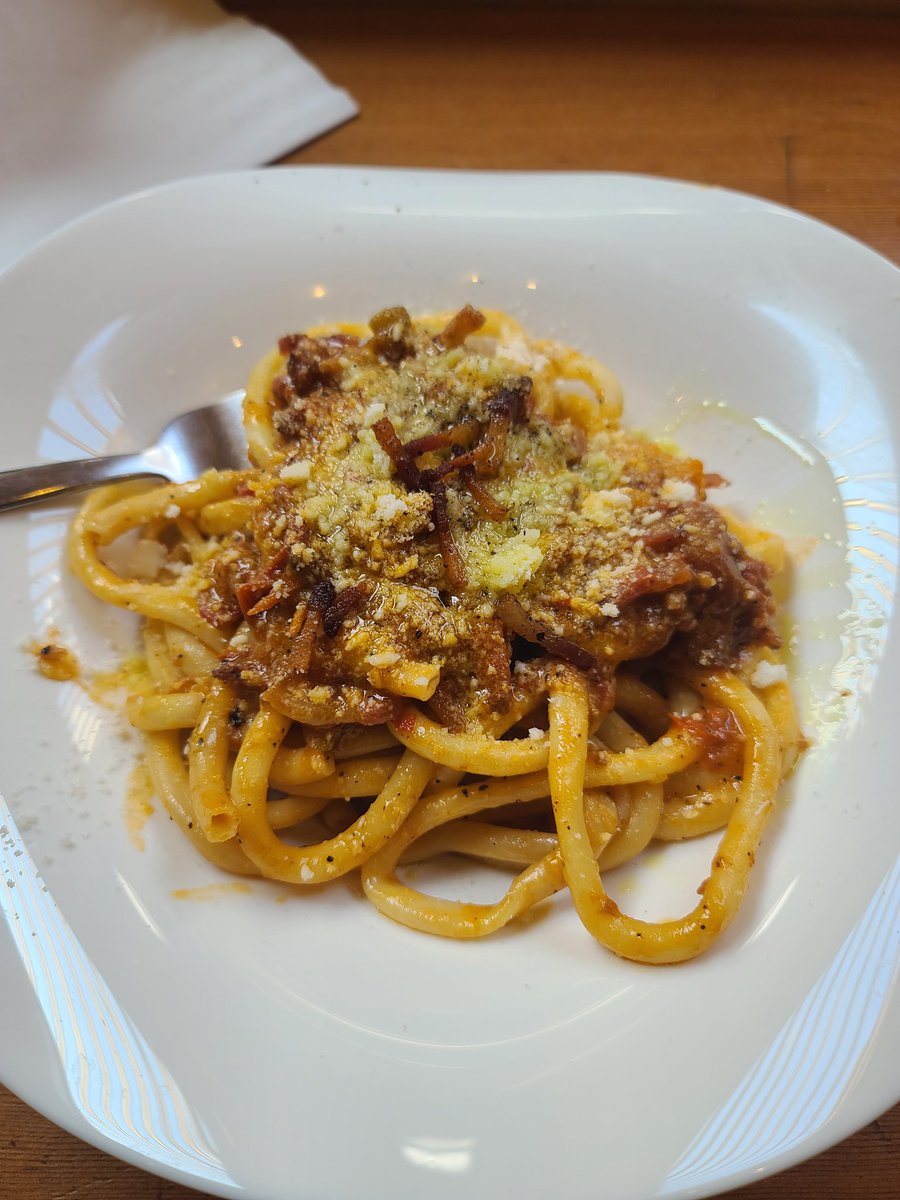 MikanVT's tweet photo. Lunch โก #pikesplace https://t.co/MfNNtWlxgg
