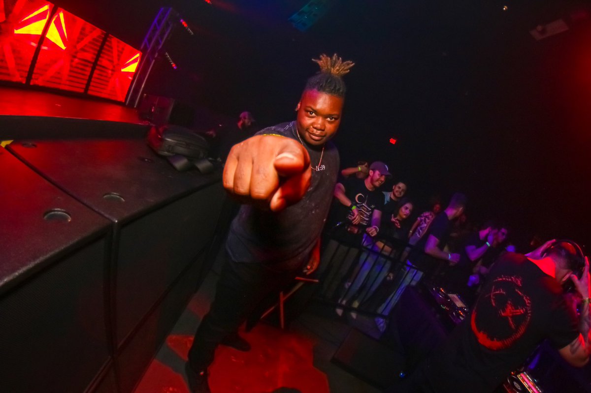 Who_Is_Dgraham's tweet photo. I want you to dance https://t.co/NEcmvmlP8h