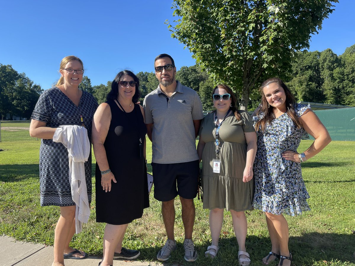 TechieMrsR's tweet photo. A great start to the school year with our Specials Crew. Here’s to a new year!  @JudsonAdventure @JudsonPolkArt https://t.co/dyuZ9sdf2D