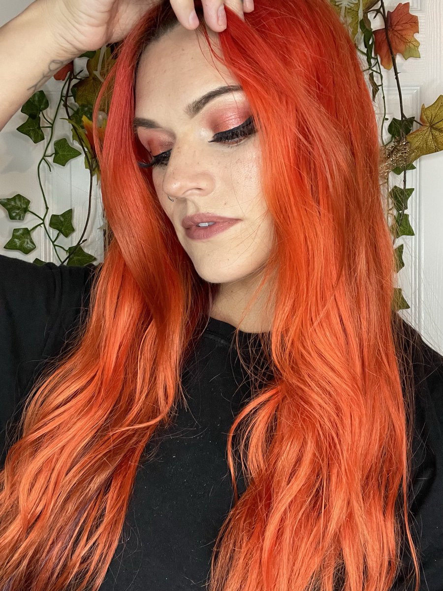 krissycalderon's tweet photo. Hello September ! closer to fall yay. #hair #makeup #style #hairrefresh #coloredhair #strawberryleopard
🎃❤️🍁 https://t.co/BdmlA9lpMH