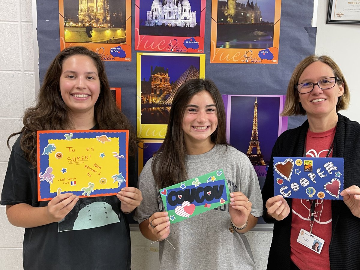 #LVilleFrench club makes some cards for Cooper #enfrançais