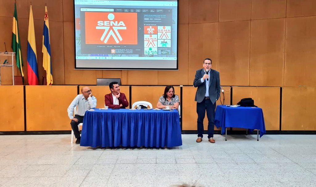 WilliamOrozDaz's tweet photo. 🧑🏻‍💻💡Muy complacido participando en la regional @SENACauca en el cierre del Bootcamp de liderazgo para evaluación de proyectos de Formación Continua Especializada, participan 26 representantes de varias regionales de @SENAComunica #SENAConLasEmpresas https://t.co/rn5dRIqUXs