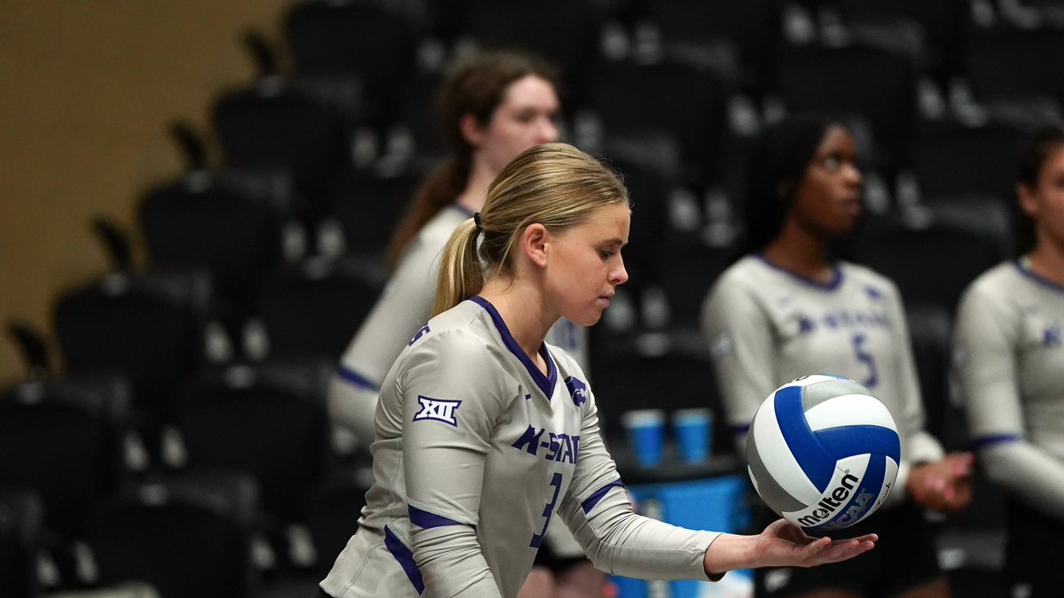 KStateVB's tweet photo. Cats out  hot in set 4 🥵 

Cuse calls time after #KStateVB goes up 12-4. Cats lead the match 2-1 https://t.co/nhEL1MSEIy