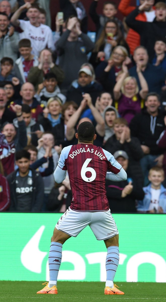 MediaAstonVilla's tweet photo. Don't say anything just retweet. https://t.co/r9aUy7qleL