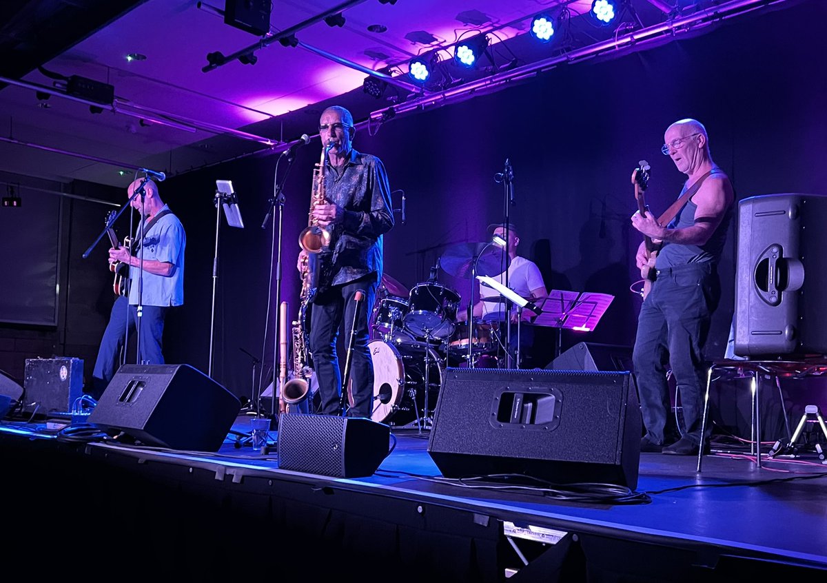 marka999's tweet photo. after a bit of a Summer break for festival season, gigging is back on the agenda
@SnakeDavis at @mbro_townhall crypt - perhaps a little more mellow than my usual fare but very enjoyable nonetheless
#GigListMA2022
#gig16
⚡️🎶🎷🎶⚡️ https://t.co/SZdo2Ttiq8