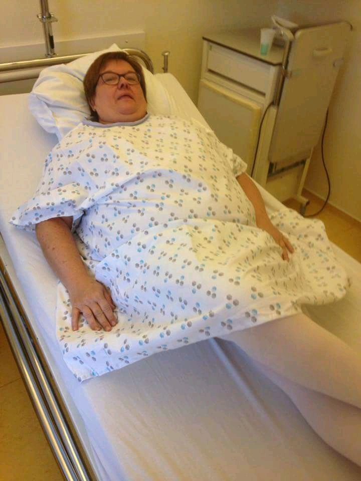 Mi chiamo Croline Rabastin, una donna di nazionalità francese ricoverata in una clinica a Nizza per un cancro alla gola. Ho davvero bisogno delle vostre preghiere. Che Dio benedica tutti coloro che leggono il mio messaggio.🙏