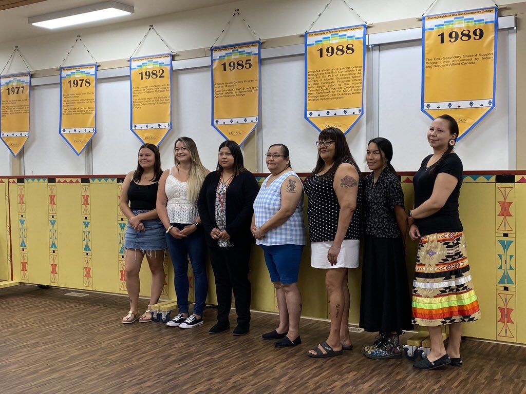 ucalgarynursing's tweet photo. Welcome to our new cohort of #ucalgary nursing students at Old Sun College! ⁦@sandra_davidson⁩ ⁦@siksikahealth⁩ ⁦@Siksika_Nation⁩ https://t.co/Vd2yTt5f17