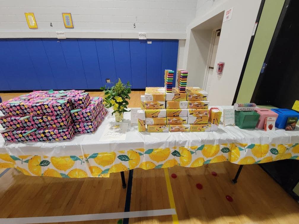RadburnSchool's tweet photo. Radburn PTA welcomes teachers back with an amazing lunch complete with a raffle drawing and gifts! THANK YOU FOR THE WARM WELCOME BACK! #radburnrocks https://t.co/8fesg09HAx