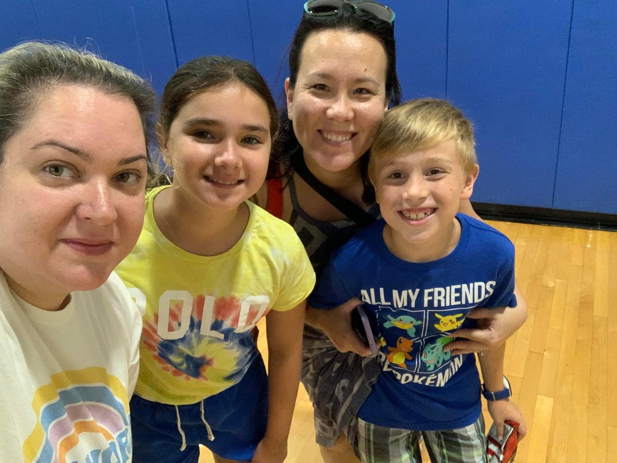 RadburnSchool's tweet photo. Radburn PTA welcomes teachers back with an amazing lunch complete with a raffle drawing and gifts! THANK YOU FOR THE WARM WELCOME BACK! #radburnrocks https://t.co/8fesg09HAx