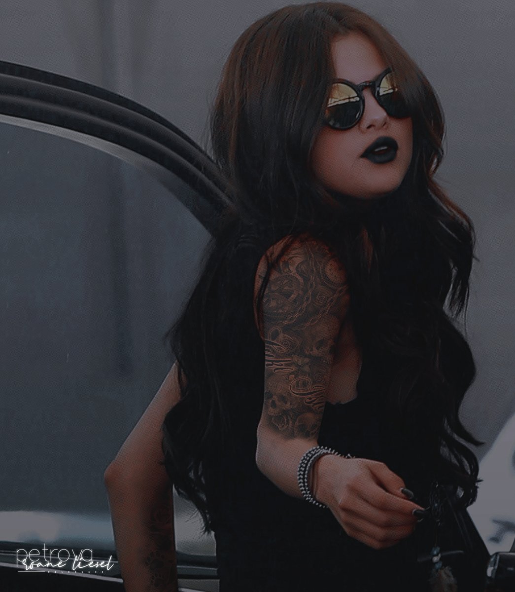 ᅠ
ᅠ

ᅠᅠᅠᅠ❛ i'm   𝑒𝑣𝑖𝑙   to   the    𝐜 𝐨 𝐫 𝐞
ᅠᅠᅠᅠ  what i 𝐬𝐡𝐨𝐮𝐥𝐝𝐧'𝐭 do, i will.