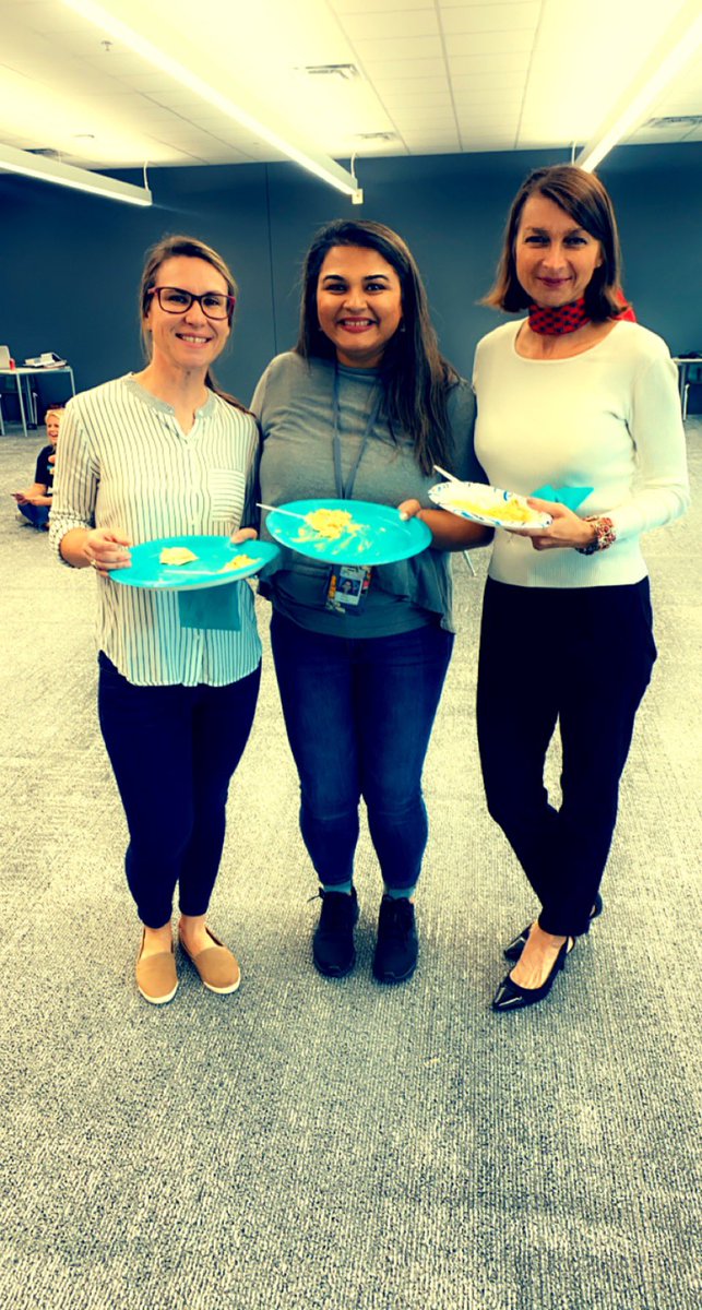 McDonaldN1908's tweet photo. Today was a good day! We know how to celebrate! Good company, good food and good music= a good time! Happy Birthday Mrs. Cruz! #fisdplus https://t.co/zPfa6jmC15