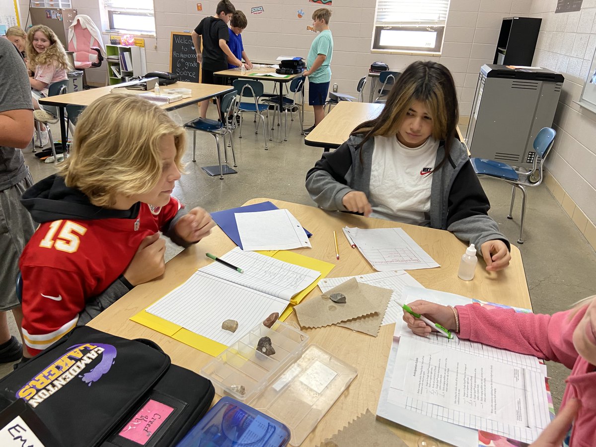 ORILaker's tweet photo. Mrs. Heembrock's science classes completed a diluted hydrochloric acid test on rocks to observe the reaction and identify the type of rock. #orilakers #scienceiscool #everyonelearningeveryday https://t.co/GDNLf91O86