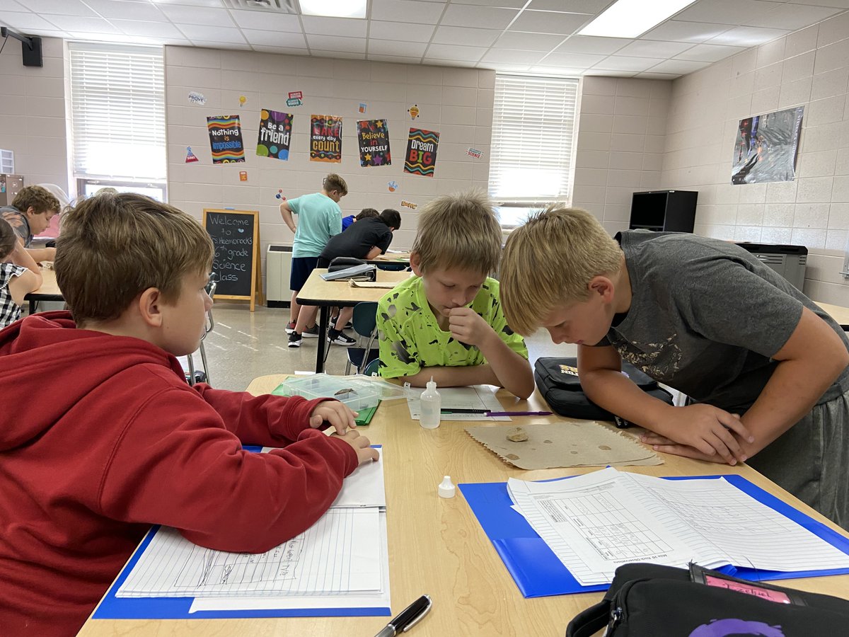 ORILaker's tweet photo. Mrs. Heembrock's science classes completed a diluted hydrochloric acid test on rocks to observe the reaction and identify the type of rock. #orilakers #scienceiscool #everyonelearningeveryday https://t.co/GDNLf91O86