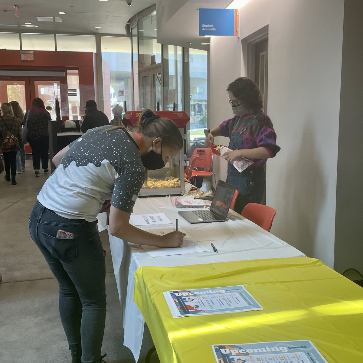 CleInstituteArt's tweet photo. Yesterday we had our Fall Student Involvement Fair! ✨

This event is the best way to meet a bunch of new people at CIA, learn about all the possible ways to get involved and join student organizations you are interested in! 🧡

#CIAStudentLife #StudentInvolvementFair https://t.co/cncaOFBAiS