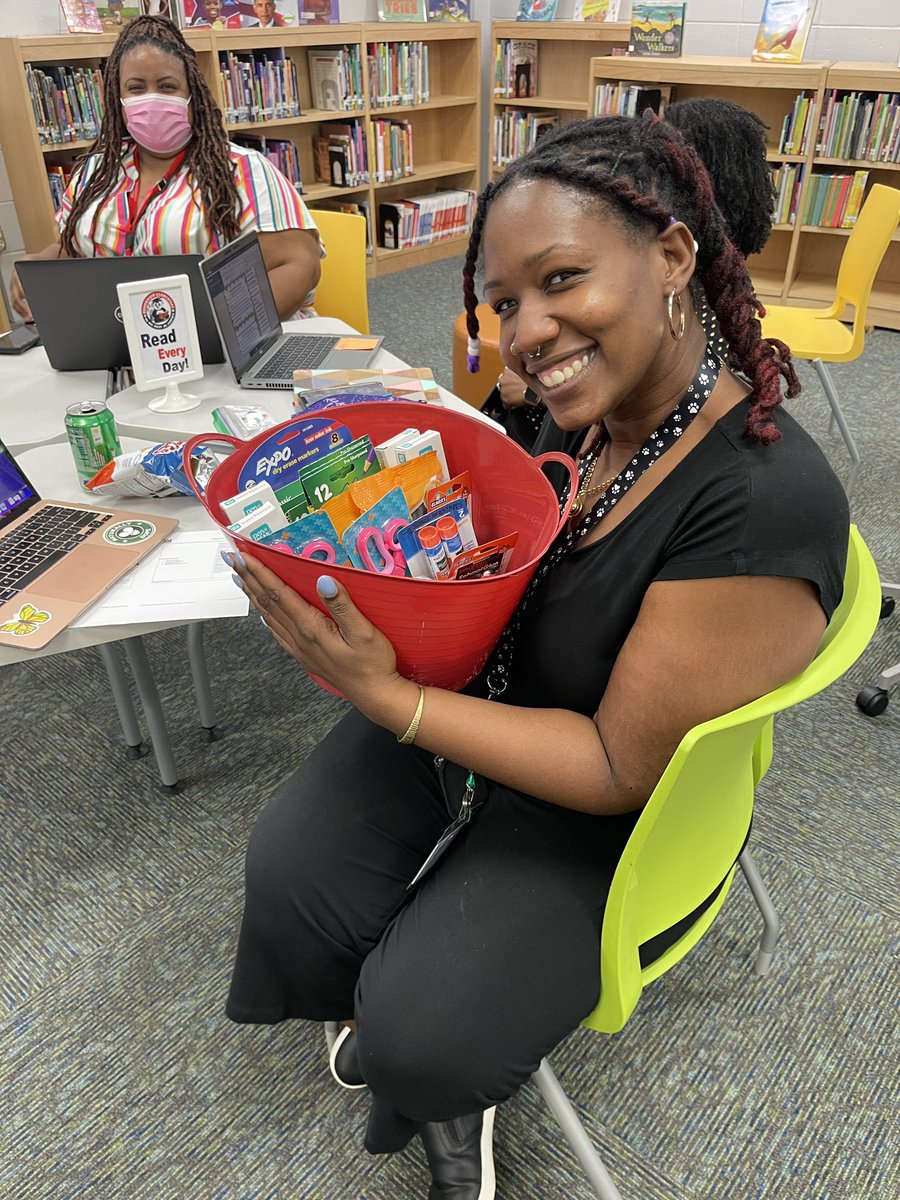 Sometimes it’s nice to attend faculty meetings because you never know what you might win! @BESPandaWallace #facultymeeting #winning