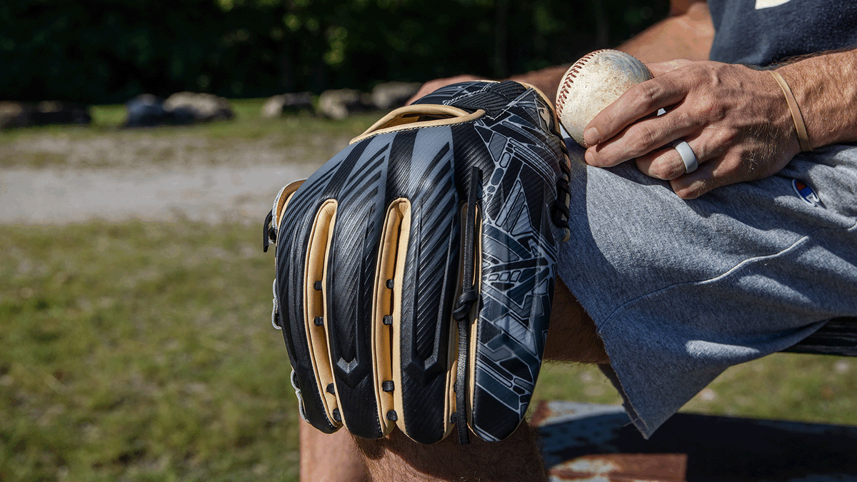 JustGloves's tweet photo. Baseball βΎ gloves + technology π¨βπ» + ingenuity π = @RawlingsSports REV1X
Meet the gloves that are flipping baseball upside down...https://t.co/WIKma6sFN0
#justgloves #clicktocatch #teamrawlings #rev1x https://t.co/SlYCIx4dNp