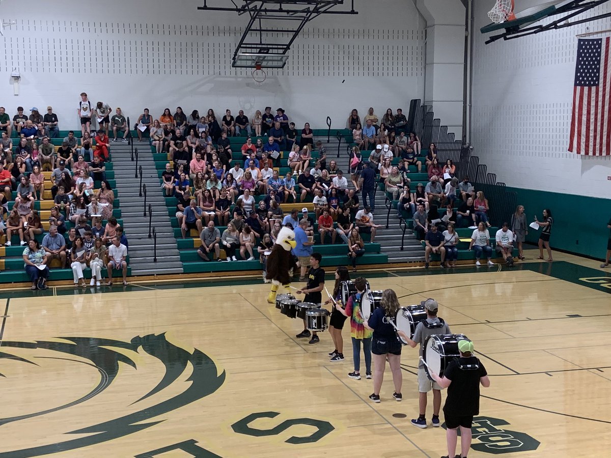 senstuco's tweet photo. The start of a new year and a new chapter @SenecaFamily ! #classof2026 #senecafamily https://t.co/3HuEu4v2qU