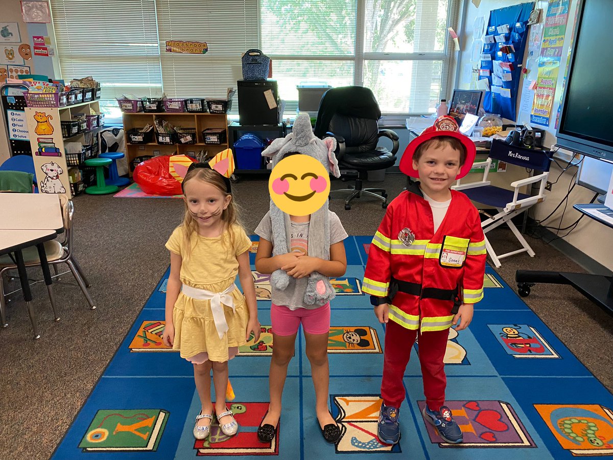 AngelaRanous's tweet photo. These Kinders had some great costumes for our @Letterland parade today!!@oakgrovees @OtterBias @JoTysor https://t.co/AKFHixJfEv