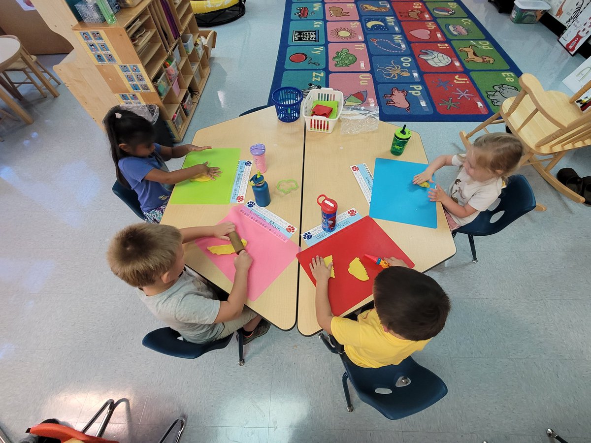 MsSarahPreKCMES's tweet photo. Mathematicians, scientists and chefs in the making in our Pre K as we made our own yellow play doh today, while wearing yellow 💛 @CMESLions #ROAR https://t.co/HmKK1ZNwAd