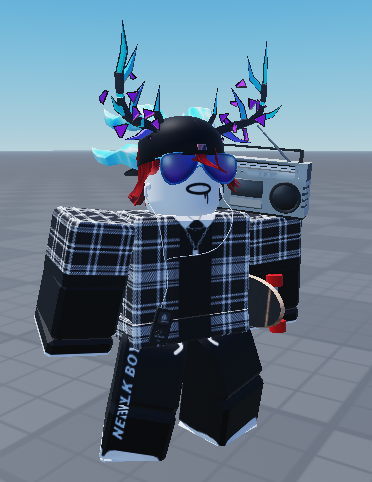 _ychris_'s tweet photo. @LeaksEvents Tentei meu máximo, deveria ter esses concursos de avatar mais vezes... (Possúi um boné virado, típico de skatista, um mp3 em sua cintura, uma boombox para escutar música junto com os amigos quando não está de fone, o óculos mais irado e seus skates, no braço e o das costas) https://t.co/HLjhiQrNyX