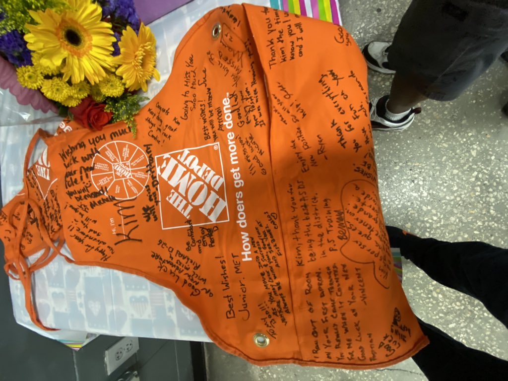 luisjoelm's tweet image. Congratulations to Pisarski, Kimberly A on her promotion to master trainer at HDU. Today was her last day after 18 years at 0262. Thanks for everything you did for 0262 and we will miss you.