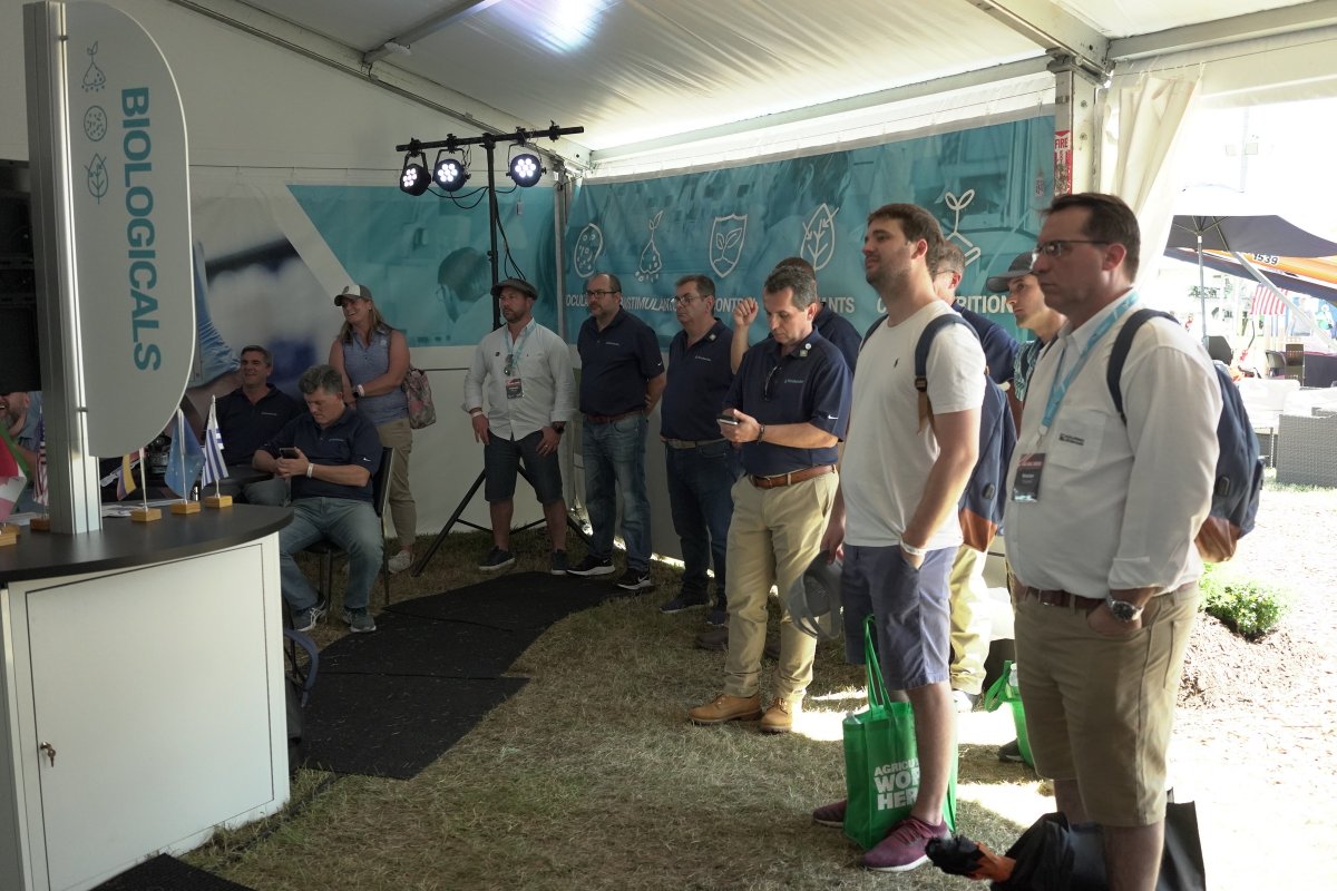RizobacterNA's tweet photo. Announcing the recent merger of Bioceres and Marrone Bio, senior management for their #Rizobacter and #ProFarm brands introduced guests at #FarmProgressShow to the new world leader in biological crop solutions

@rizobacter_py @RizobacterU  @RizBra  @RizobacterARG @RizobacterEur https://t.co/gV8EIqXWag