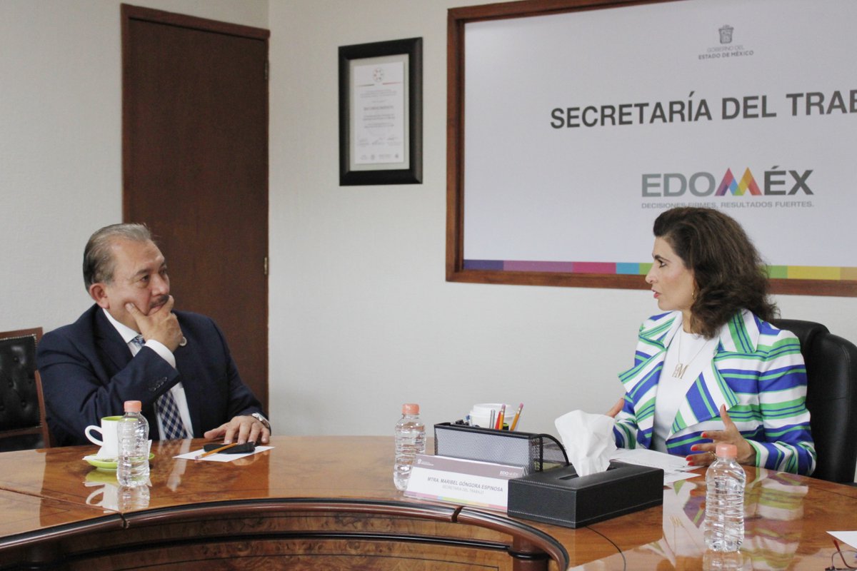 MaribelGongoraE's tweet photo. El Gobierno que encabeza @alfredodelmazo, tiene la convicción de mantener cercanía con los gremios sindicales para salvaguardar los derechos de las y los trabajadores, es un fin que se comparte con Rodolfo Gerardo González Guzmán, Srio. Gral. de la @CROM_MX. https://t.co/Kc9rVKdcbt