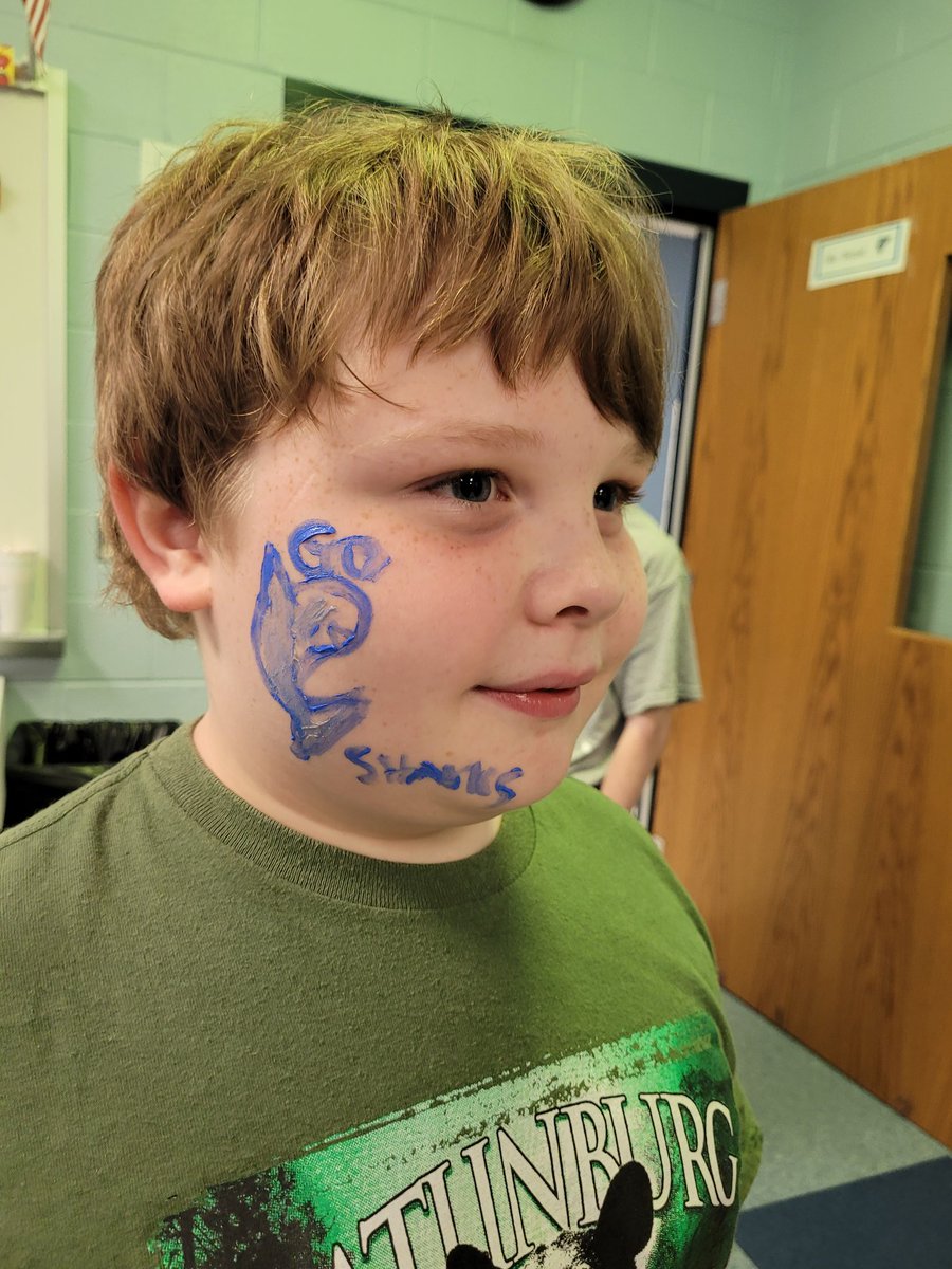 Pregaming with the Fin Friends for our 1st home football game.  Go Sharks! 🦈 <a href="/ColganFin/">Colgan FIN Friends</a> <a href="/colganathletics/">Colgan Athletics</a> <a href="/ColganFootball/">Colgan Football</a>