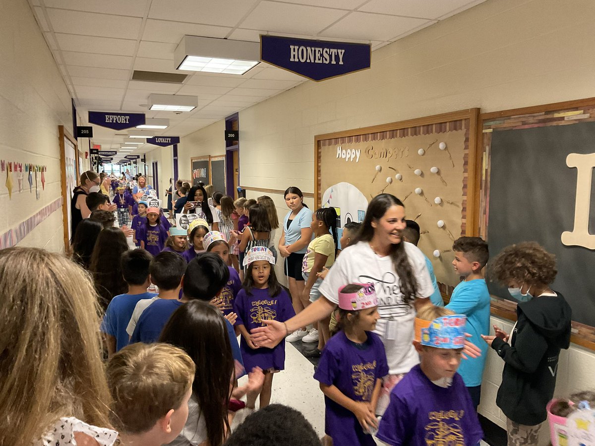 Commack Road ES tweet media