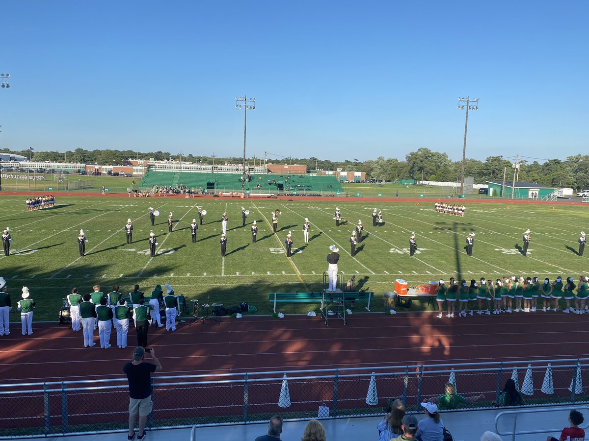 treichE213's tweet photo. First show of the season is in the books! Now it’s game time! Go Mustangs! #MarchingMustangs #BackInFullSwing @MarlboroHSinNJ @MusicMHS @MHSMusicBooste1 @MustangDance https://t.co/LBOdoEk14U