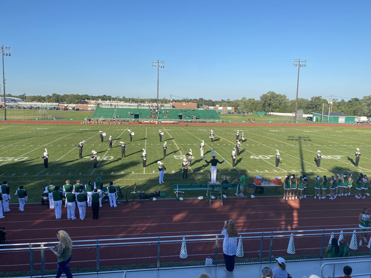 treichE213's tweet photo. First show of the season is in the books! Now it’s game time! Go Mustangs! #MarchingMustangs #BackInFullSwing @MarlboroHSinNJ @MusicMHS @MHSMusicBooste1 @MustangDance https://t.co/LBOdoEk14U