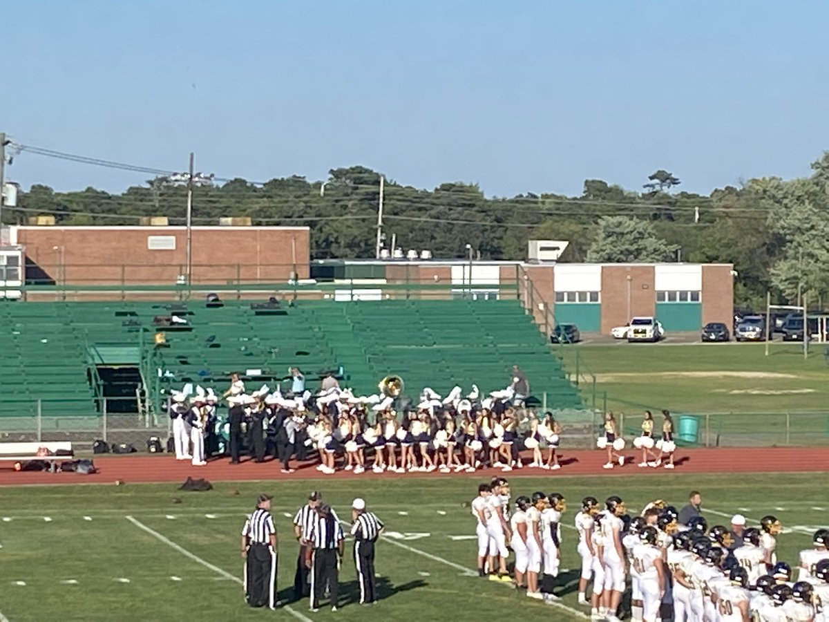 treichE213's tweet photo. First show of the season is in the books! Now it’s game time! Go Mustangs! #MarchingMustangs #BackInFullSwing @MarlboroHSinNJ @MusicMHS @MHSMusicBooste1 @MustangDance https://t.co/LBOdoEk14U