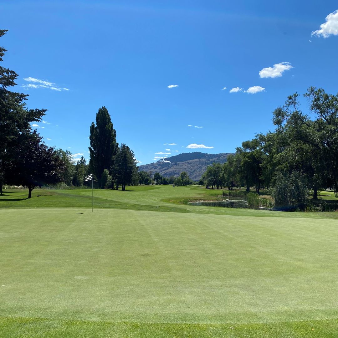 Need long weekend plans?! Look no further, we've got the #perfect spot for you ⛳️😎

#kamloopsgolfcc #golfkamloops #golftwitter #Golf