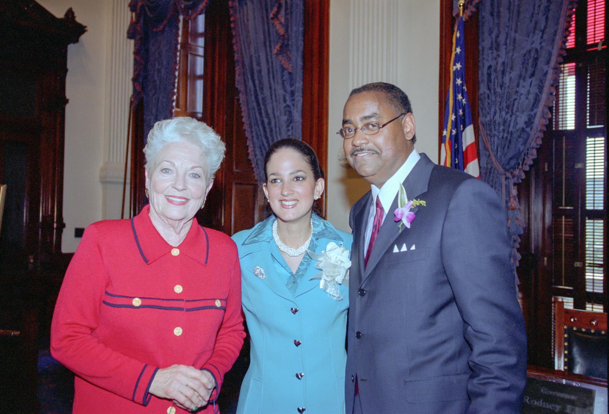 Happy Birthday to fmr. Governor Ann Richards. She was the epitome of grace and class. 